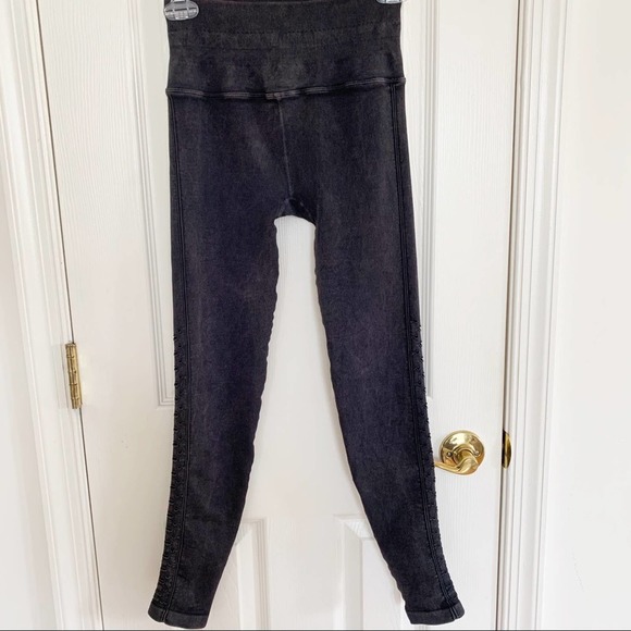 Spiritual Gangster Black Wash Third Eye Hi Rise Laser Cut Leggings Small - Picture 4 of 9